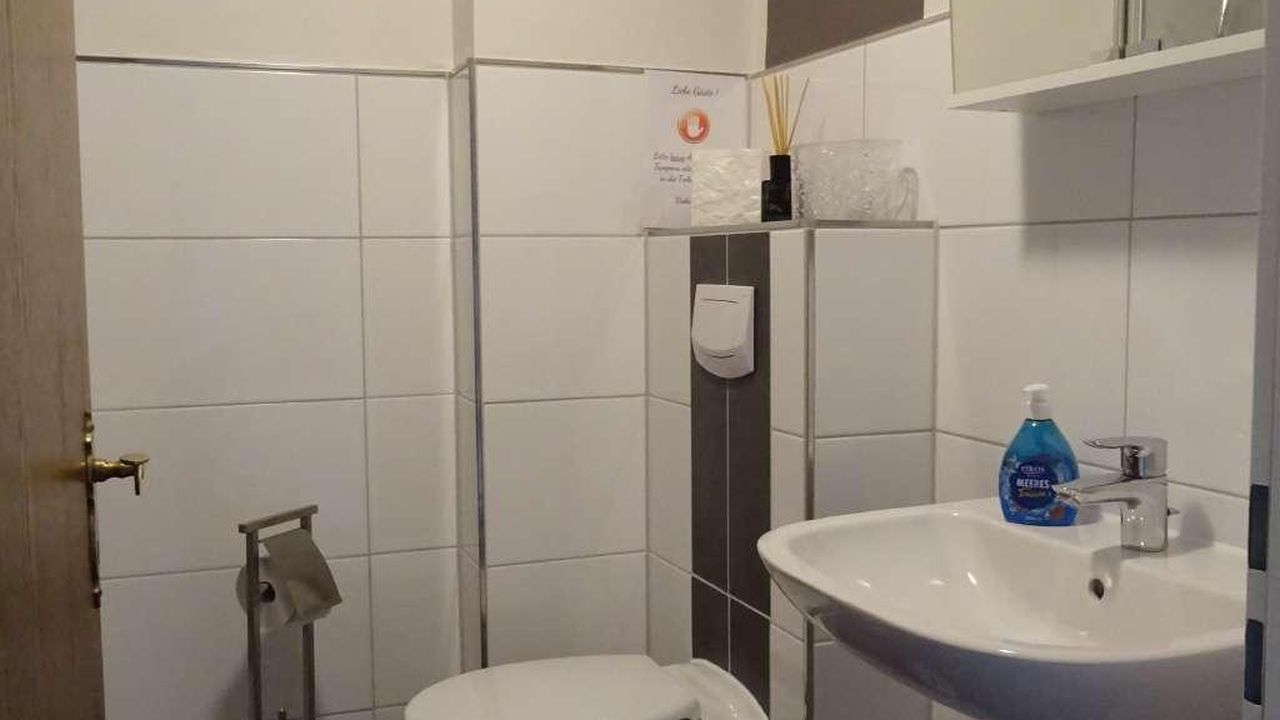 Waschplatz und Hänge WC neu 2020 Waschplatz und Hänge WC neu 2020